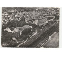 LA REOLE: le château ees quat-sos et l'ancien cloître des bénédictins vue aérienne 10x15 - très bon état