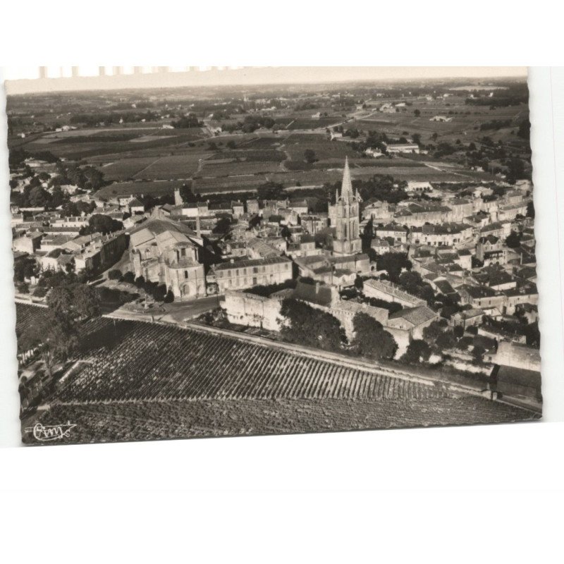 SAINT-EMILION: quartier de l'église vue aérienne 10x15 - très bon état