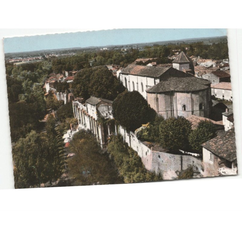 SAINT-MACAIRE: église romane 1027 et les remparts vue aérienne 10x15 - très bon état