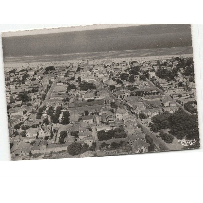 SOULAC-sur-MER: au fond, la plage vue aérienne 10x15 - très bon état