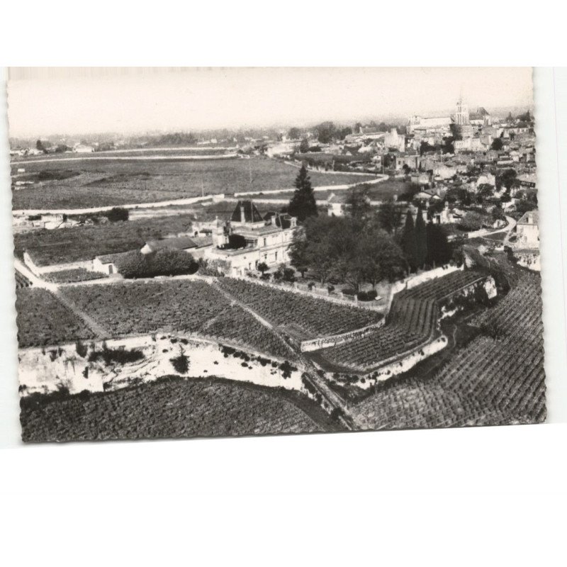 SAINT-EMILION: premier grand cru classe "chateau ausone" vue aérienne 10x15 - très bon état