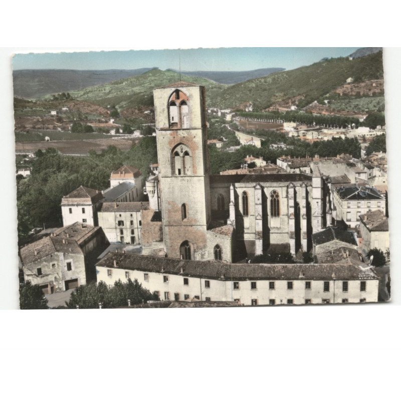 LODEVE: la cathédrale vue aérienne 10x15 - très bon état