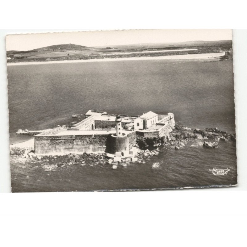 CAP D'AGDE: le fort brescou, ancienne forteresse aménagée sous richelieu, vue général vue aérienne 10x15 - très bon état