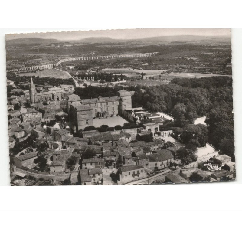 CASTRIES: générale de l'aqueduc et du château des ducs de castres vue aérienne 10x15 - très bon état