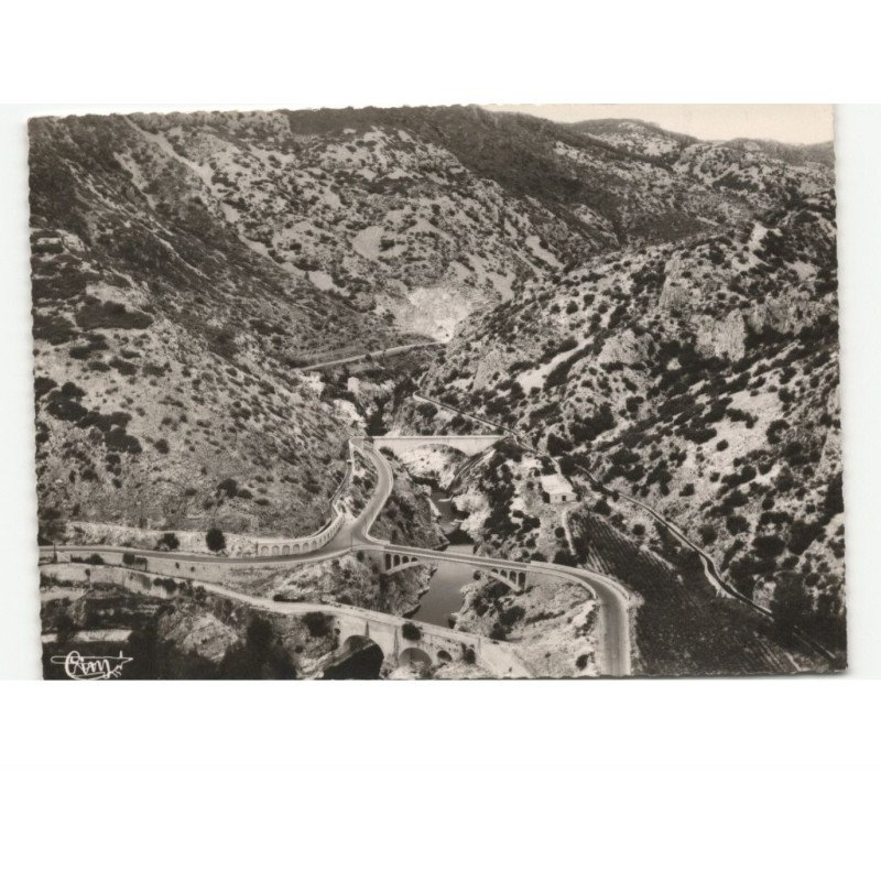 environs de SAINT-GUILHEM-le-DESERT: les 3 ponts vers le pont du diable vue aérienne 10x15 - très bon état