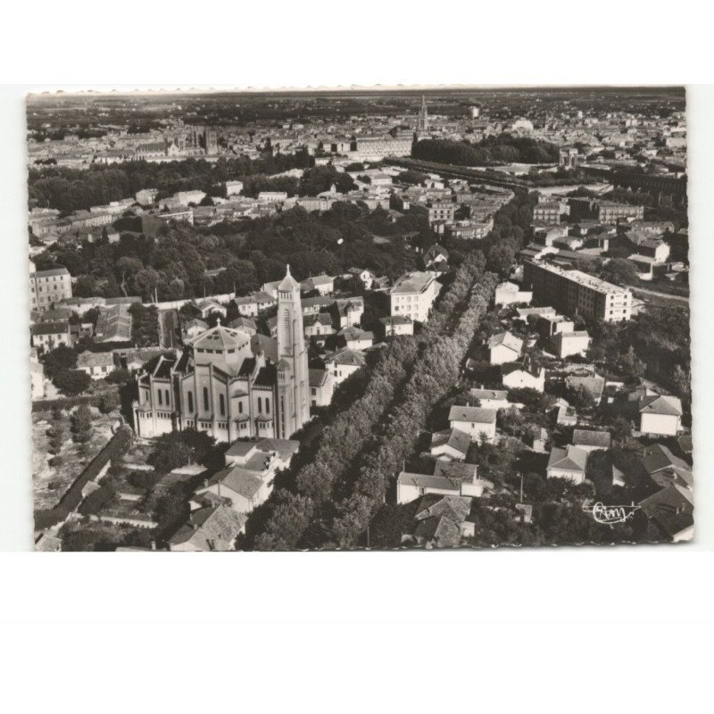 MONTPELLIER: la basilique sainte-thérèse et la ville vue aérienne 10x15 - très bon état