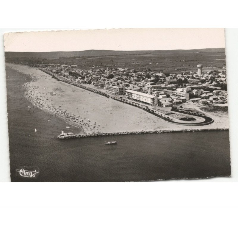 VALRAS-PLAGE: vue générale, la plage et l'entrée du port vue aérienne 10x15 - état