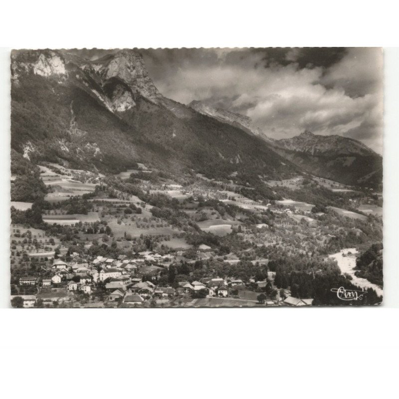 SAINT-FERREOL: le village, l'arclozan et la tournette vue aérienne 10x15 - très bon état