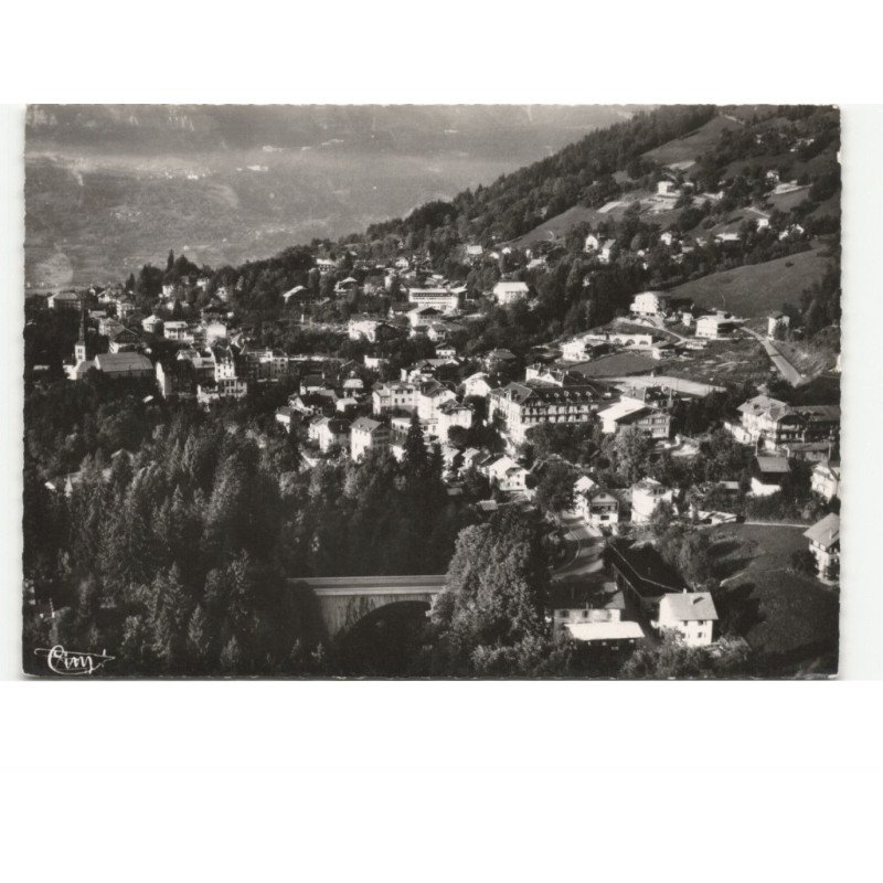SAINT-GERVAIS-les-BAINS: vue générale, au 1er plan, le pont du diable vue aérienne 10x15 - très bon état