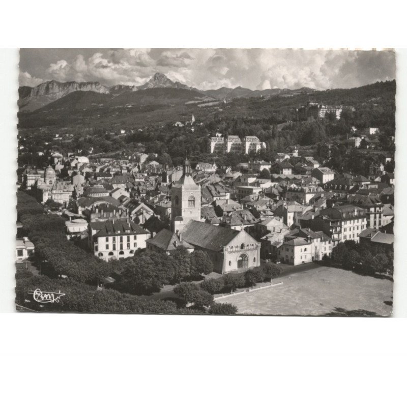 EVIAN: au fond, le pic de memise et la dent d'oche vue aérienne 10x15 - très bon état