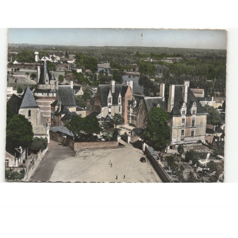 DURTAL: château fut construit au XVIe siècle vue aérienne 10x15 - très bon état