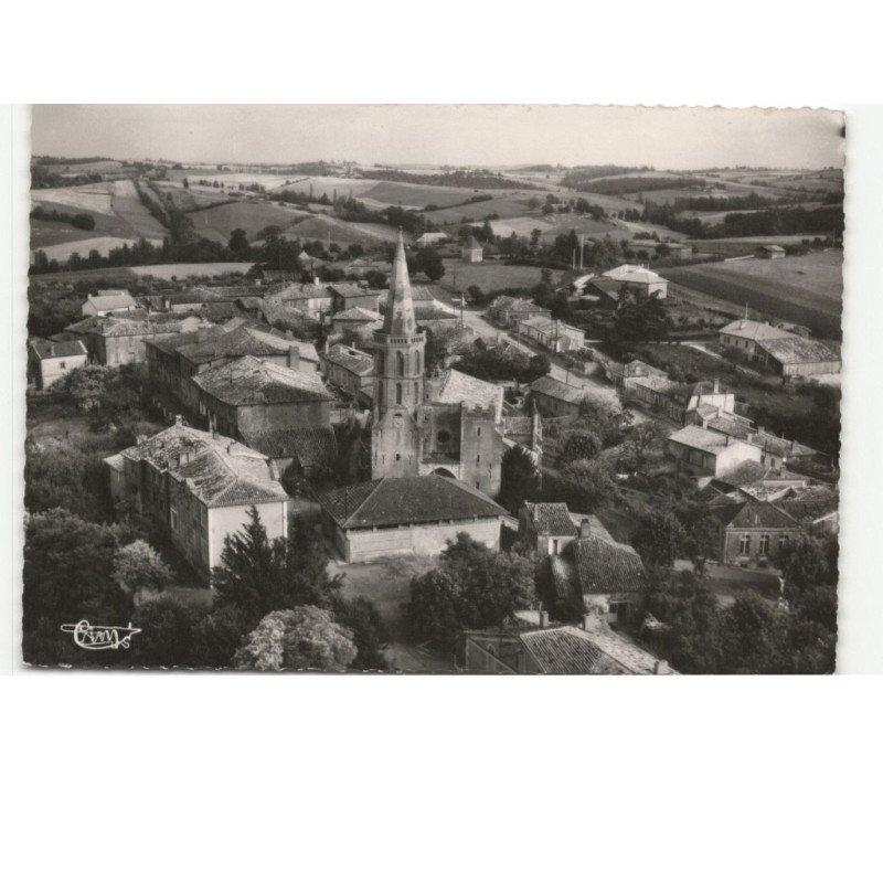 AUBIET: le quartier de l'église vue aérienne 10x15 - très bon état