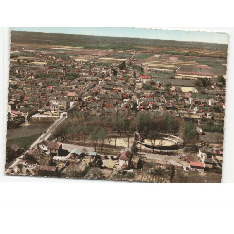 PLAISANCE-du-GERS: vue générale, au 1er plan, les arènes vue aérienne 10x15 - très bon état