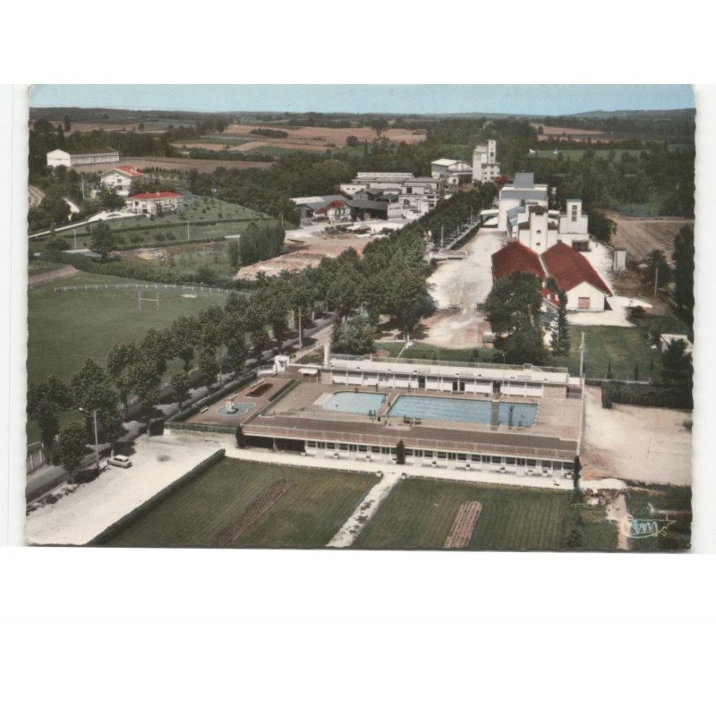 VIC-FEZENSAC: piscine et stade vue aérienne 10x15 - très bon état