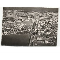 LA TESTE DE BUCH: le port et au fond le stade vue aérienne 10x15 - très bon état