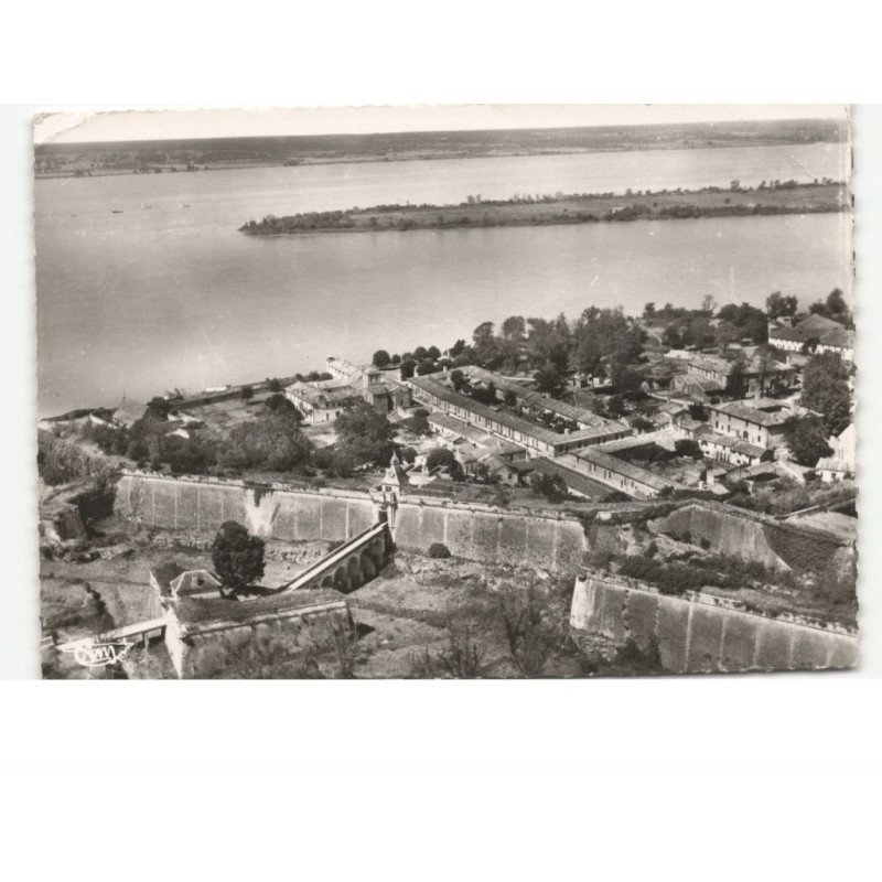 BLAYE: l'ile et les remparts vue aérienne 10x15 - état