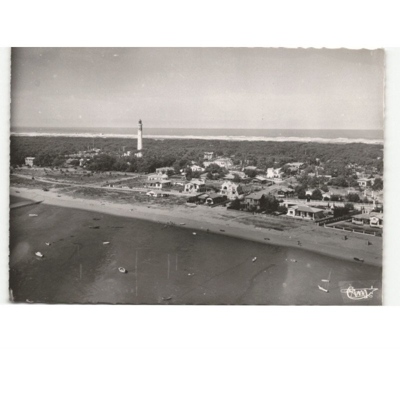 CAP-FERRET: le phare, au fond l'ocean vue aérienne 10x15 - très bon état