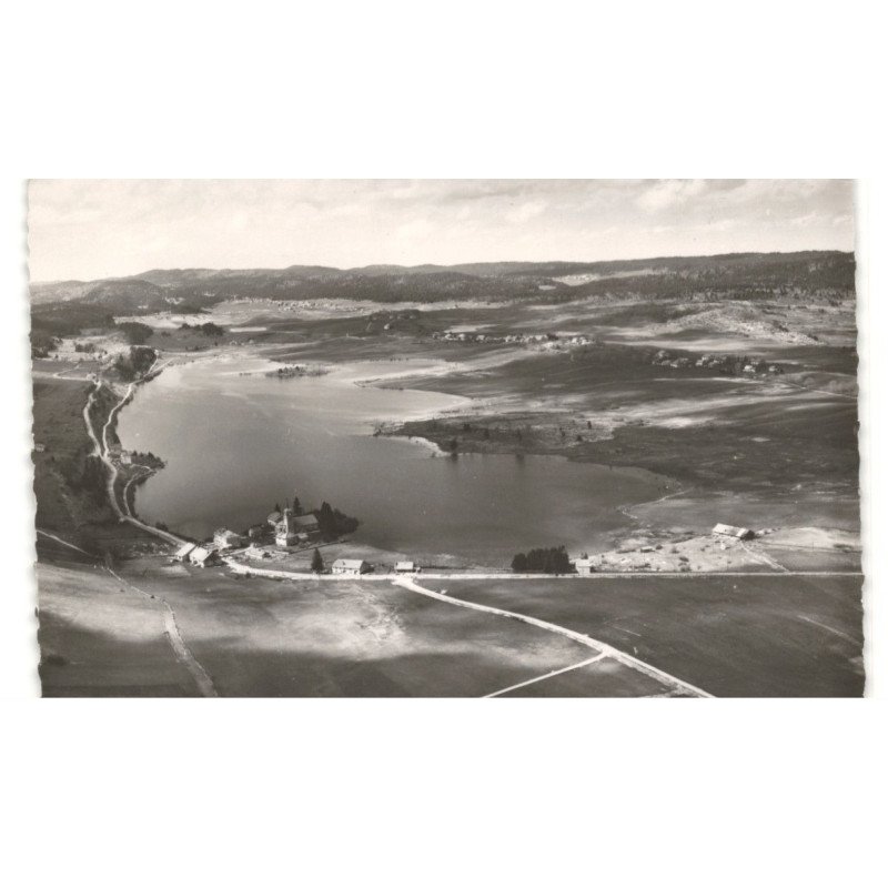 GRANDVAUX: lac de l'abbaye, vue aérienne 10X15 - très bon état