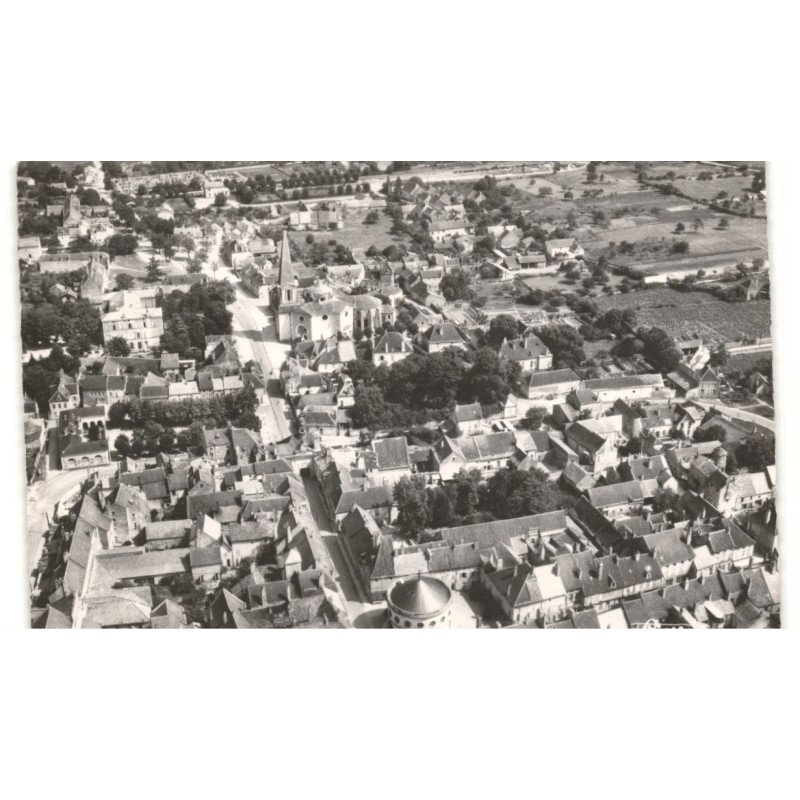 GIVRY: la halle et l'église vue aérienne 10X15 - très bon état