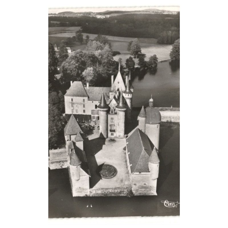 LA CLAYETTE: son château et son lac vue aérienne 10X15 - très bon état