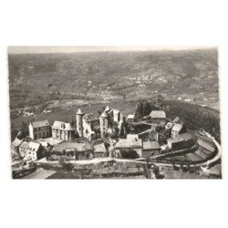 SAINT-COME-D'OLT: la chapelle romane XIe siècle, les dykes volcaniques vue aérienne 10X15 - très bon état