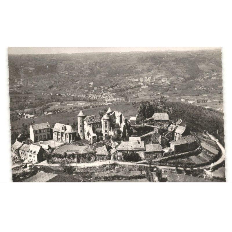 SAINT-COME-D'OLT: la chapelle romane XIe siècle, les dykes volcaniques vue aérienne 10X15 - très bon état