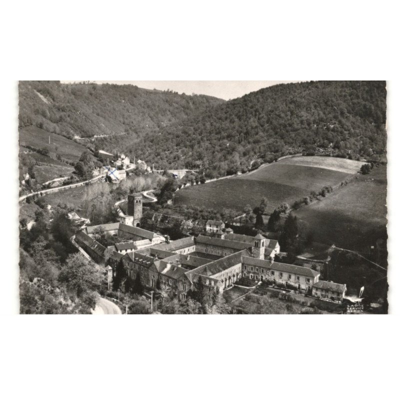BONNECOMBE: abbaye cistercienne notre-dame de bonnecombe fondée en 1166 vue aérienne 10X15 - très bon état