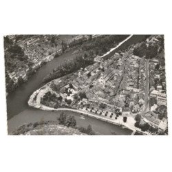 ENTRAYGUES: le centre et le tour de ville vue aérienne 10x15 - très bon état