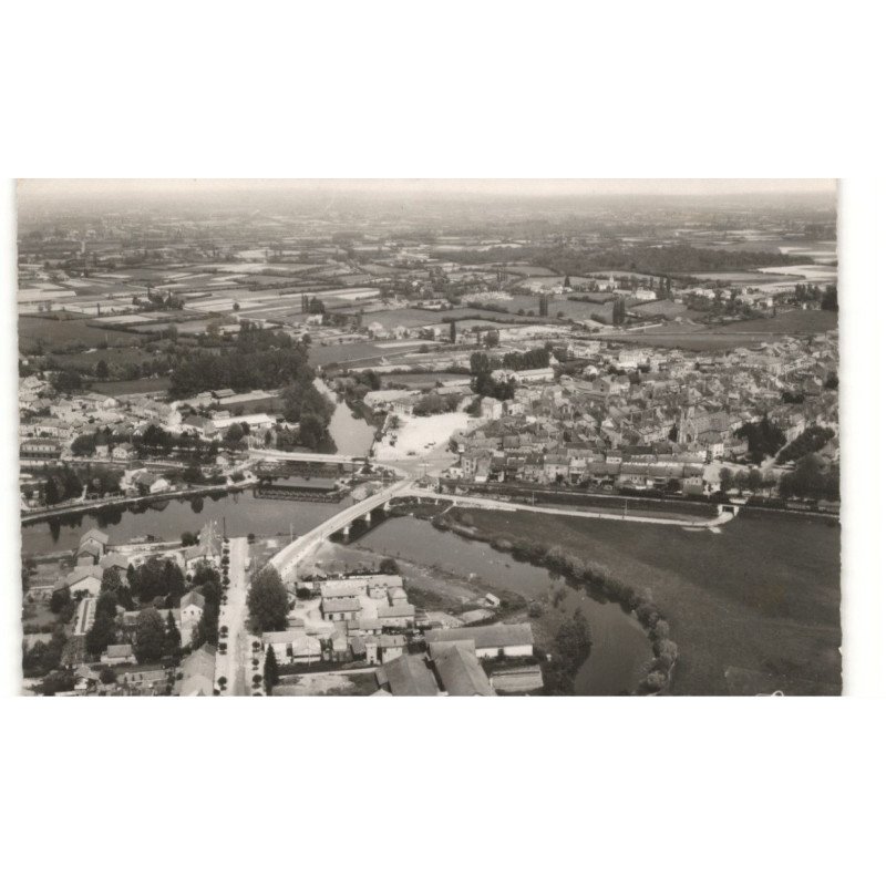 LOUHANS: les ponts sur la seille vue aérienne 10X15 - état (timbre arraché)