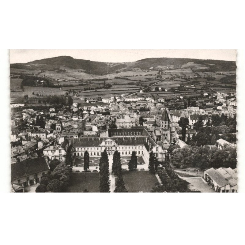 CLUNY: vue générale de l'ensemble de l'abbaye vue aérienne 10X15 - très bon état