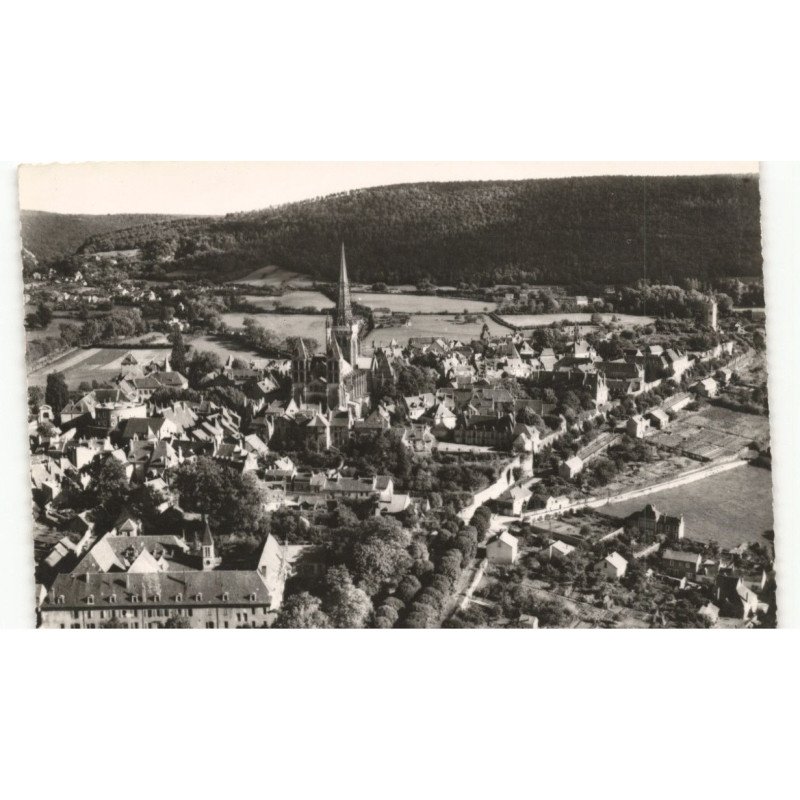 AUTUN: l'institution saint-lazare et la cathédrale vue aérienne 10X15 - très bon état