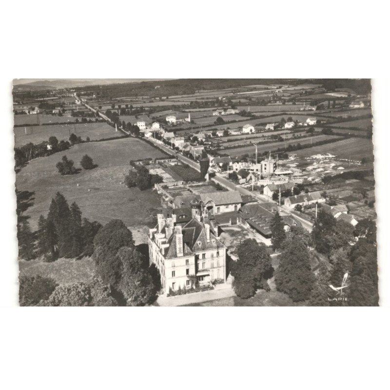 GUEUGNON: le château de la fourrier vue aérienne 10X15 - très bon état