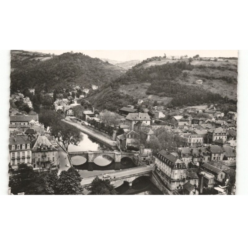VILLEFRANCHE-de-ROUERGUE: le pont neuf et le pont des consuls vue aérienne 10X15 - très bon état