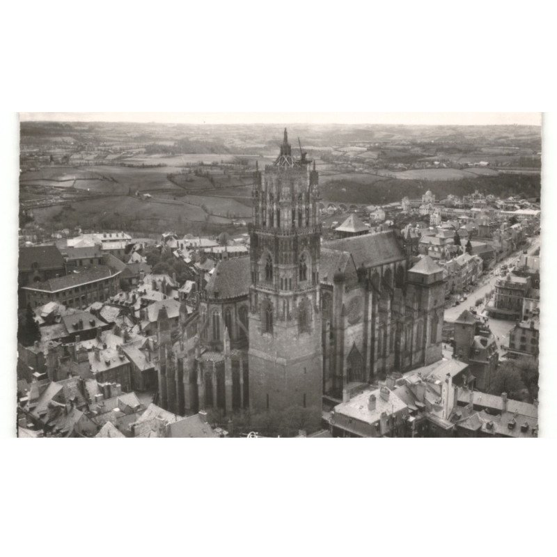 RODEZ: la cathédrale vue aérienne 10x15 - très bon état