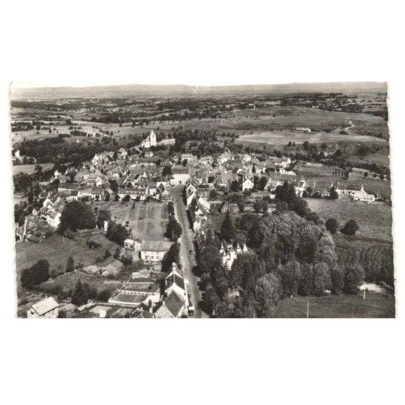 LAGUIOLE: vue générale vue aérienne 10x15 - très bon état