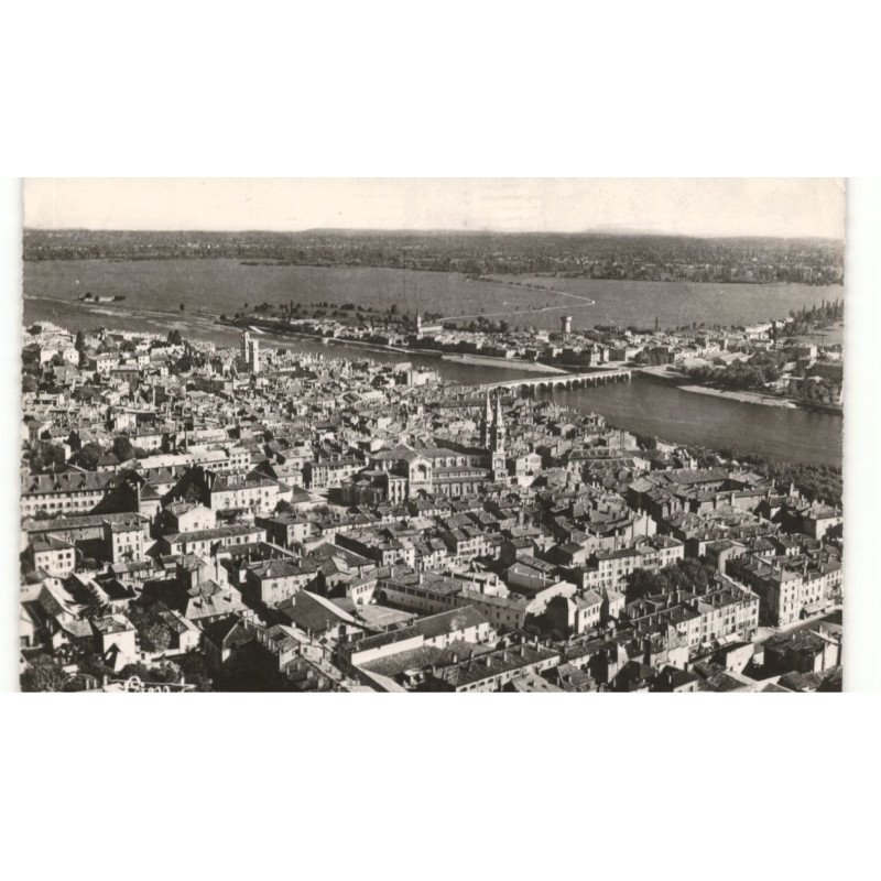 MACON: vue générale, au fond saint-laurent la prairie et la bresse vue aérienne 10X15 - très bon état