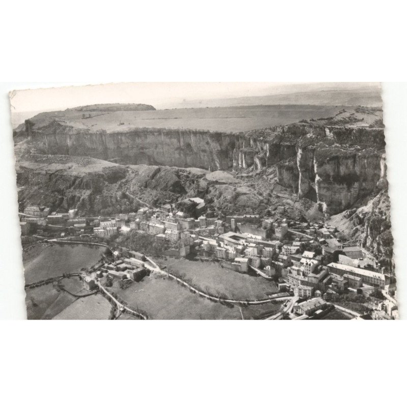 ROQUEFORT: vue panoramique, le bourg et les rochers vue aérienne 10x15 - très bon état