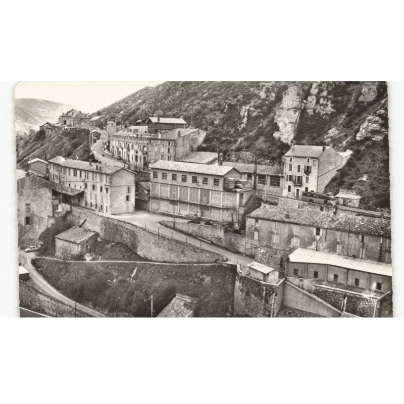 ROQUEFORT-sur-SOULZON: avenue françois galtier et cave carrière vue aérienne 10X15 - très bon état