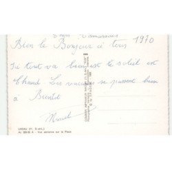 UXEAU: sur la place vue aérienne 10X15 - très bon état