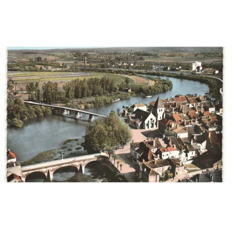 VERDUN-sur-le-DOUBS: la place et le pont saint-jean vue aérienne 10X15 - très bon état