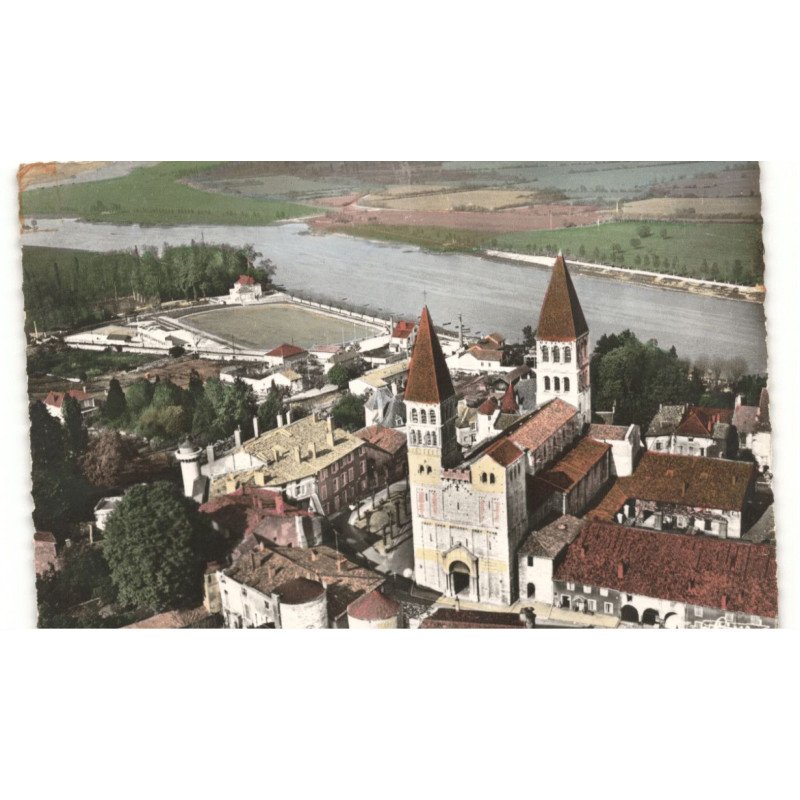 TOURNUS: vue sur l'abbatiale saint-philibert vue aérienne 10X15 - très bon état