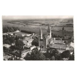 TOURNUS: l'église saint-philibert vue aérienne 10X15 - très bon état