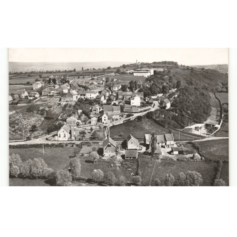 TAIZE: vue générale, au fond, église de la réconciliation vue aérienne 10X15 - état