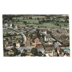 SAINT-CHRISTOPHE-en-BRIONNAIS: vue sur le grand marché de bétail vue aérienne 10X15 - très bon état