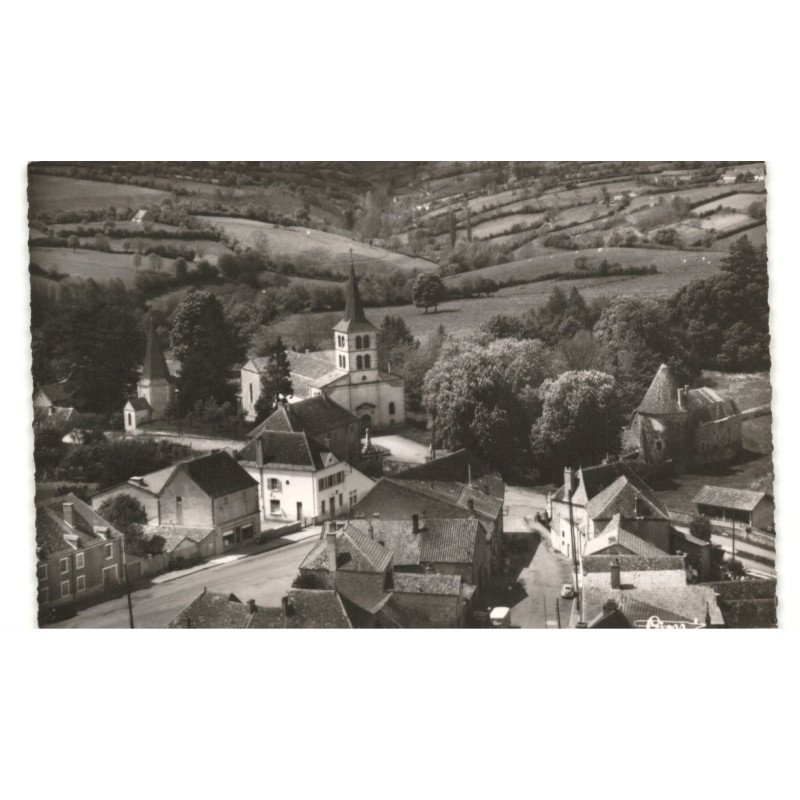SAINT-CHRISTOPHE-en-BRIONNAIS: quartier de l'église vue aérienne 10X15 - très bon état