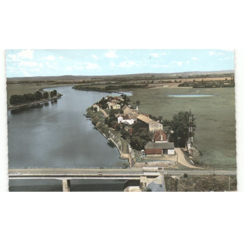OUROUX-sur-SAONE: les bords de la saône vue aérienne 10X15 - très bon état