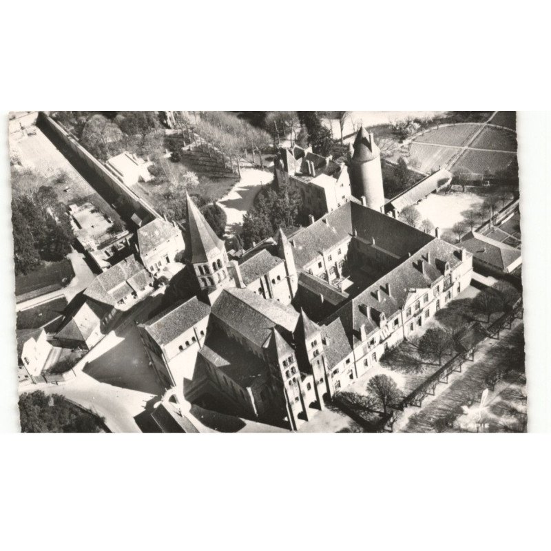 PARAY-le-MONIAL: basilique XIe et XIIe siècle, prieuré, maison et parc des chapelains vue aérienne 10X15 - très bon état