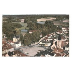 LONGNY-au-PERCHE: la place vue aérienne 10x15 - très bon état