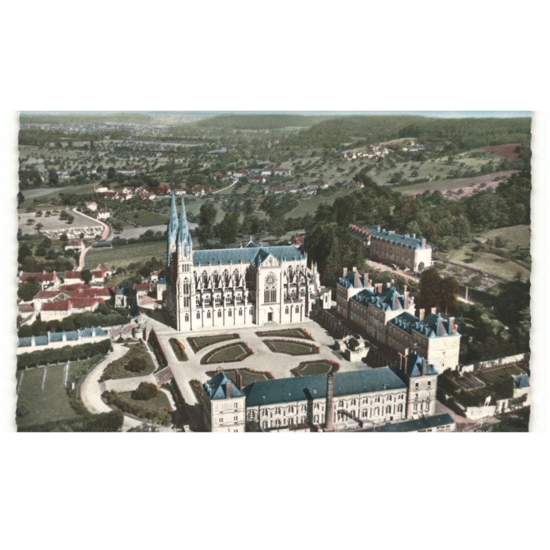 LA CHAPELLE-MONTLIGEON: panorama sur la basilique vue aérienne 10x15 - très bon état