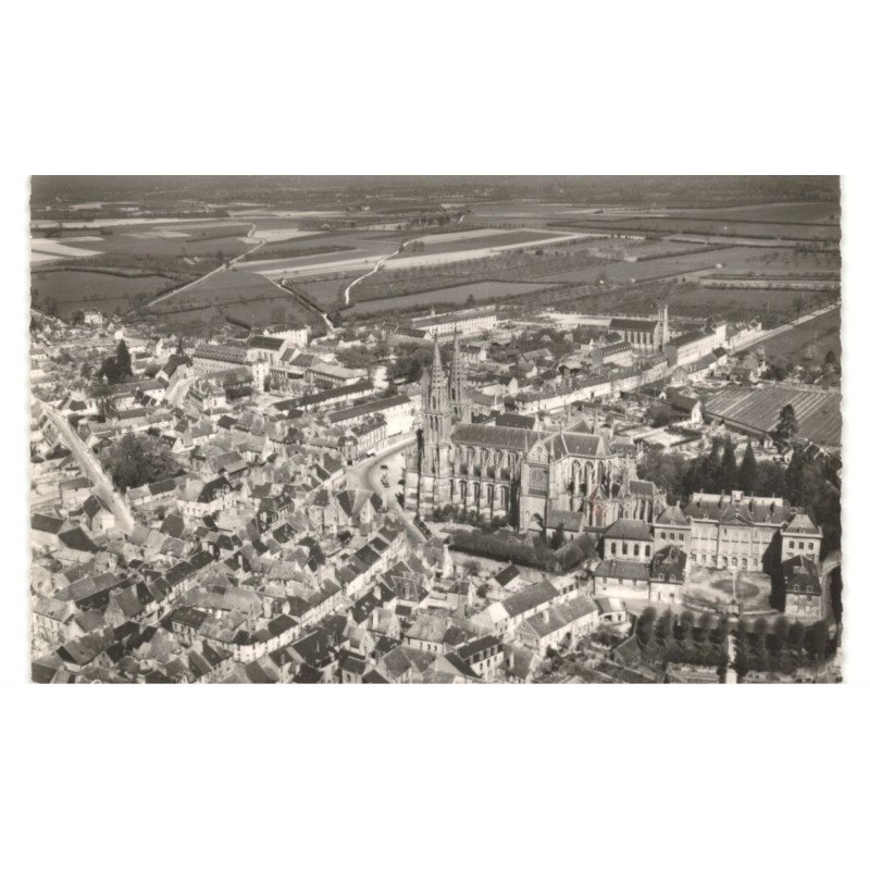SEES: la cathédrale, l'ancien grand séminaire et la providence vue aérienne 10x15 - très bon état